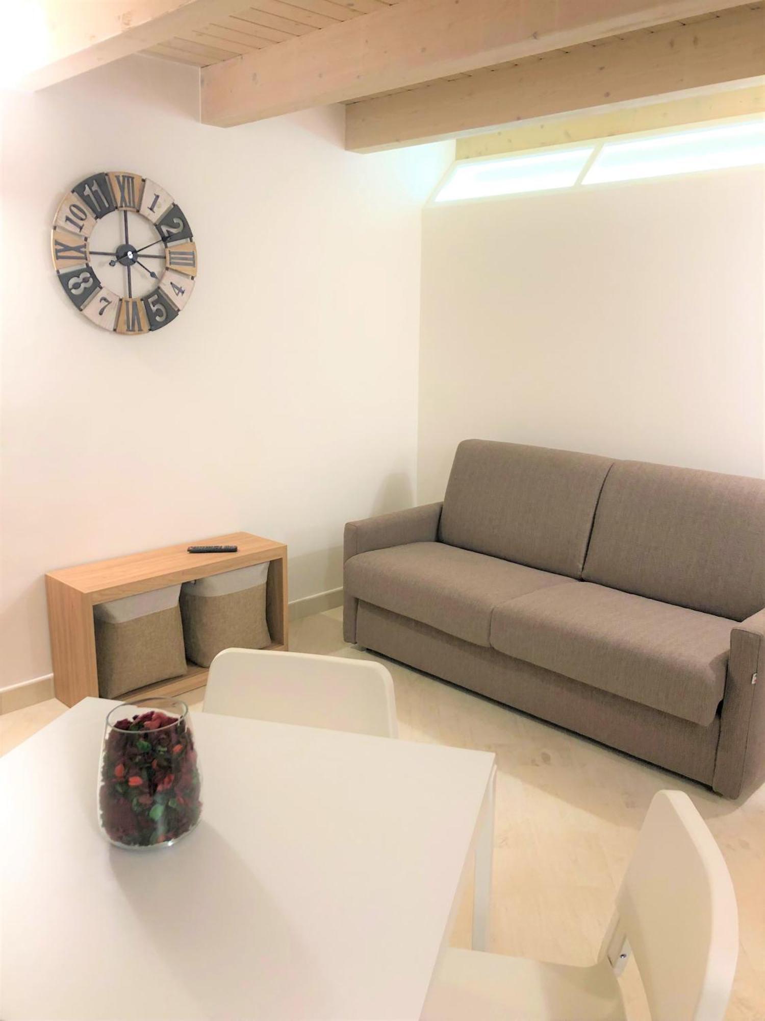 More Apartments Il Ferrarese2 Бари Номер фото