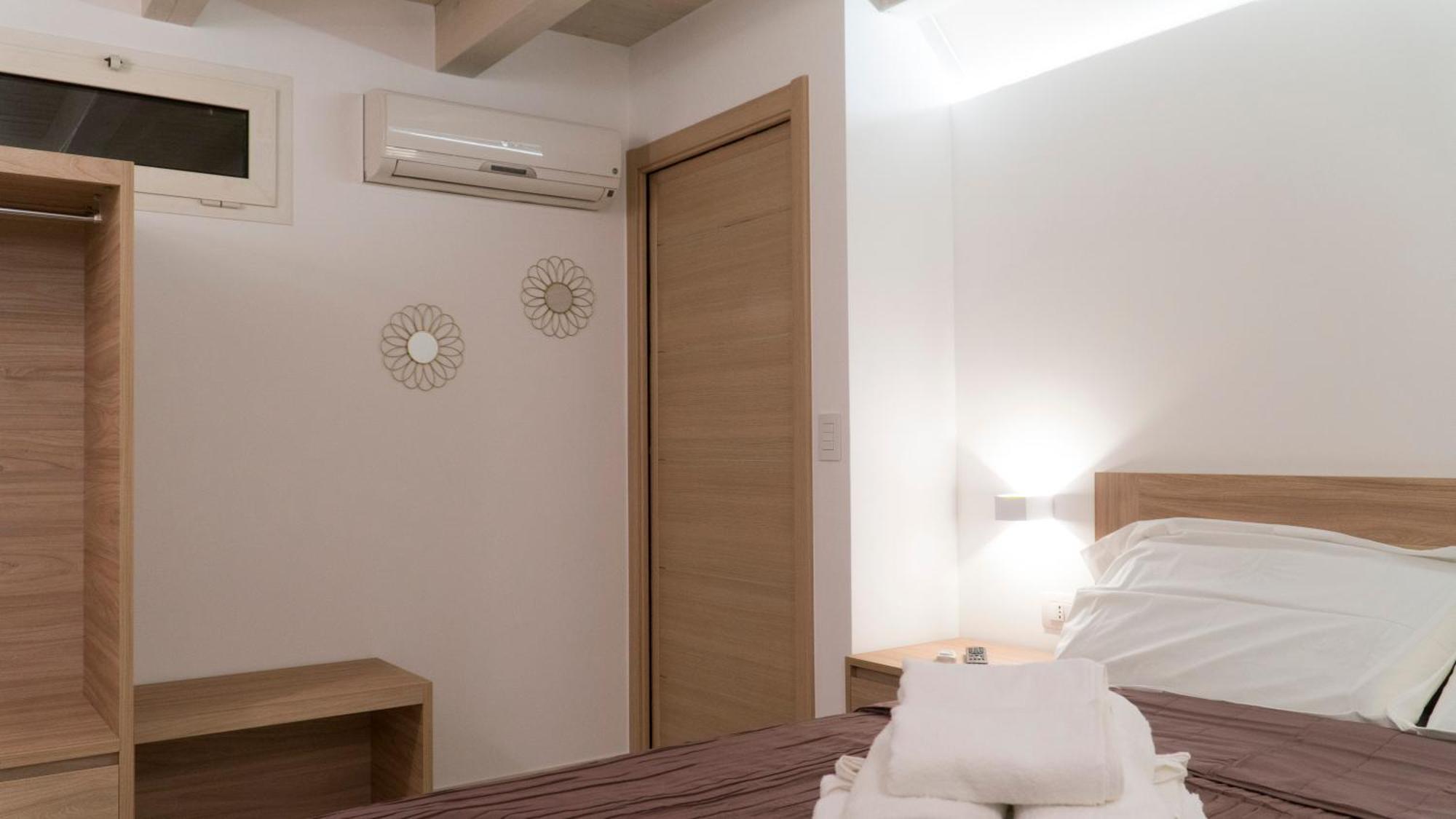 More Apartments Il Ferrarese2 Бари Номер фото
