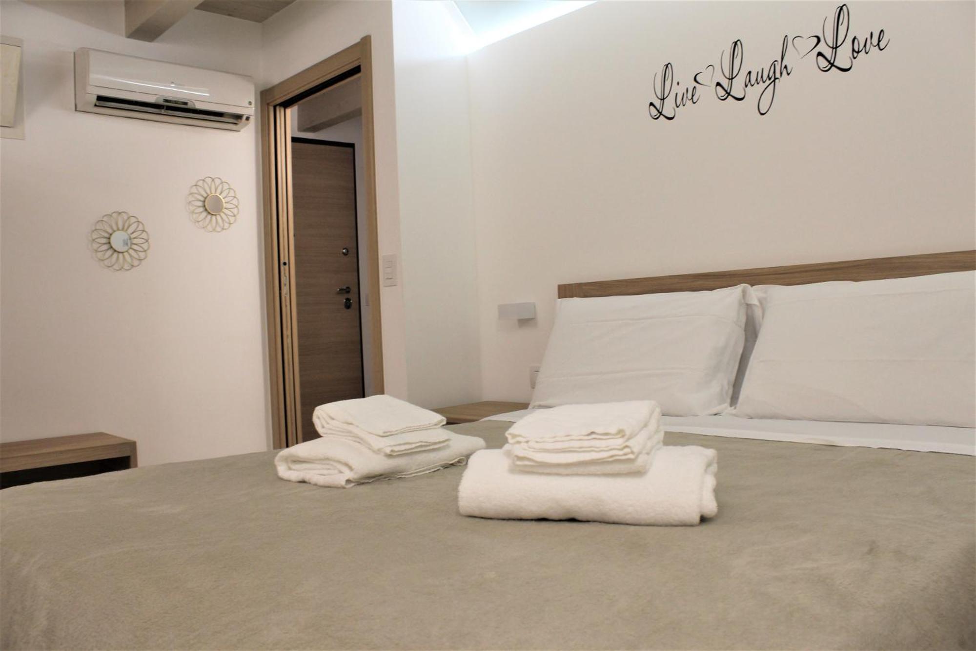 More Apartments Il Ferrarese2 Бари Экстерьер фото