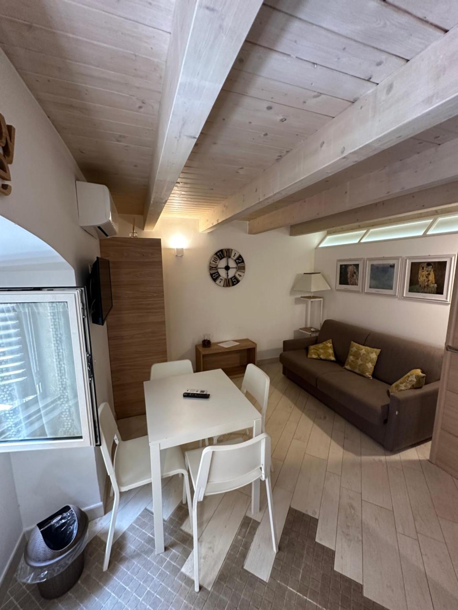 More Apartments Il Ferrarese2 Бари Экстерьер фото